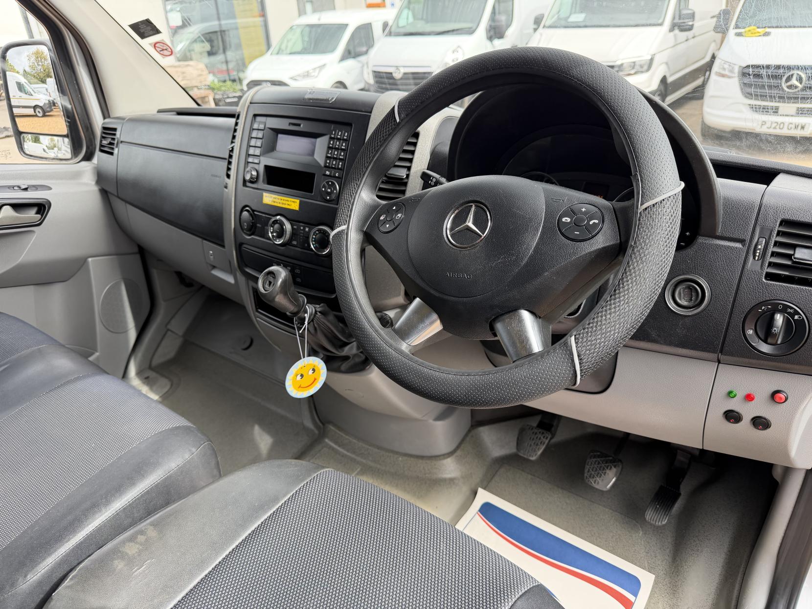 2014 Mercedes-Benz Sprinter 2.1 313 CDi Panel Van 4dr Diesel Manual RWD L1 H3 (222 g/km, 129 bhp) - Thumbnail 2