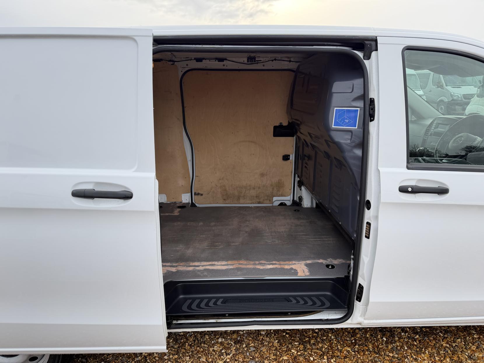 Mercedes-Benz Vito 2.1 114 CDI Pure Panel Van 5dr Diesel Manual RWD L3 Euro 6 (s/s) (136 ps)