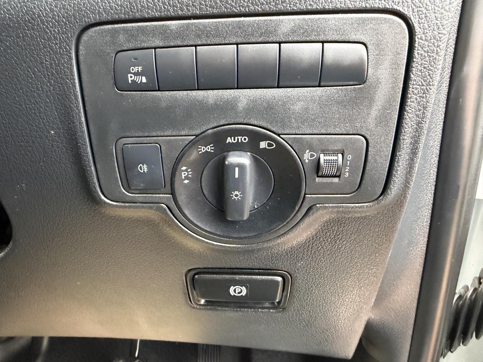 Mercedes-Benz Vito 2.1 114 CDI Pure Panel Van 5dr Diesel Manual RWD L3 Euro 6 (s/s) (136 ps)