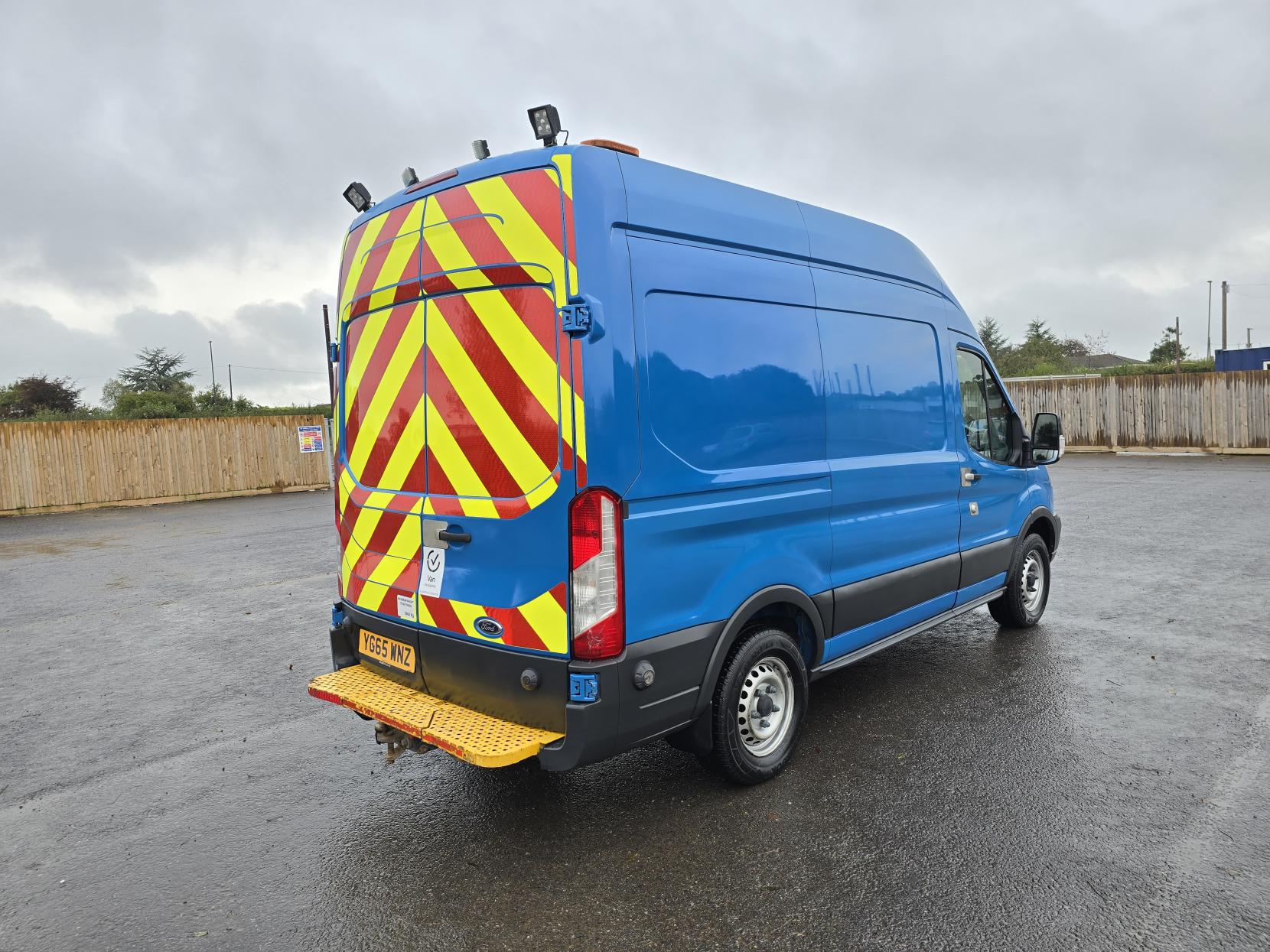 Ford Transit 2.0 350 EcoBlue Panel Van 5dr Diesel Manual RWD L2 H3 Euro 6 (170 ps)