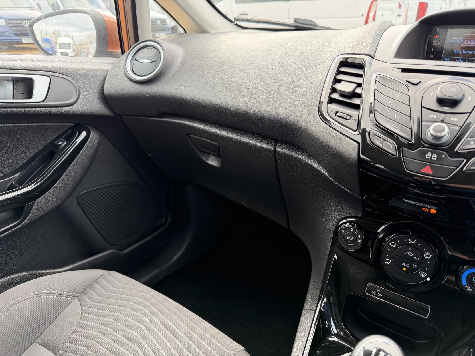 Ford Fiesta 1.0T EcoBoost Zetec Hatchback 5dr Petrol Manual Euro 5 (s/s) (100 ps)