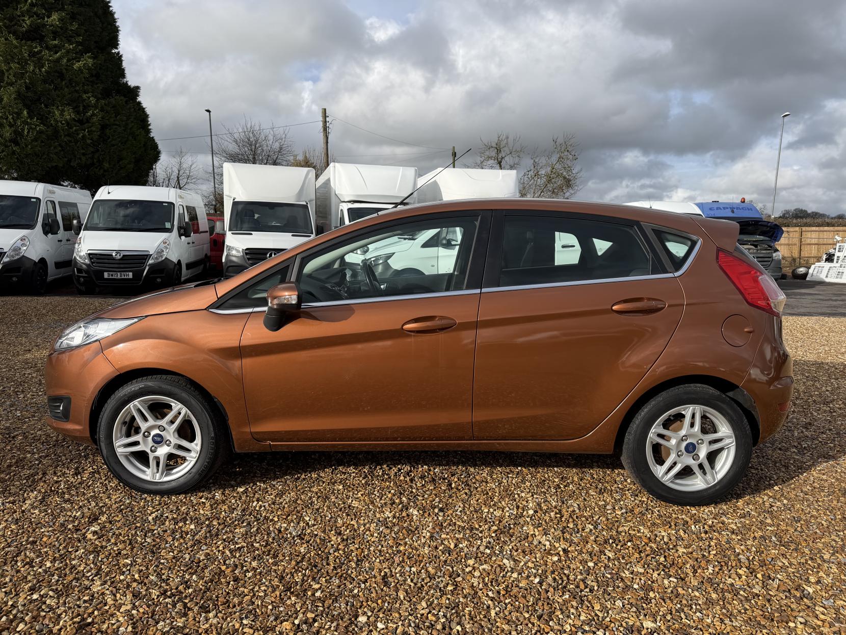 Ford Fiesta 1.0T EcoBoost Zetec Hatchback 5dr Petrol Manual Euro 5 (s/s) (100 ps)
