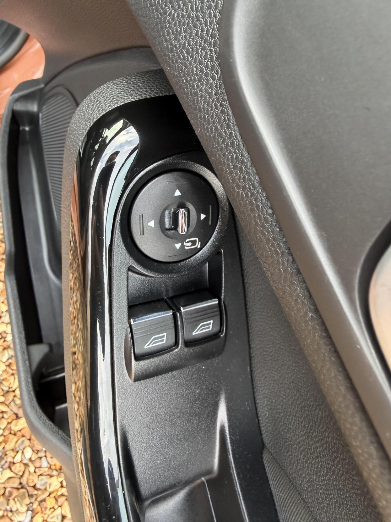 Ford Fiesta 1.0T EcoBoost Zetec Hatchback 5dr Petrol Manual Euro 5 (s/s) (100 ps)