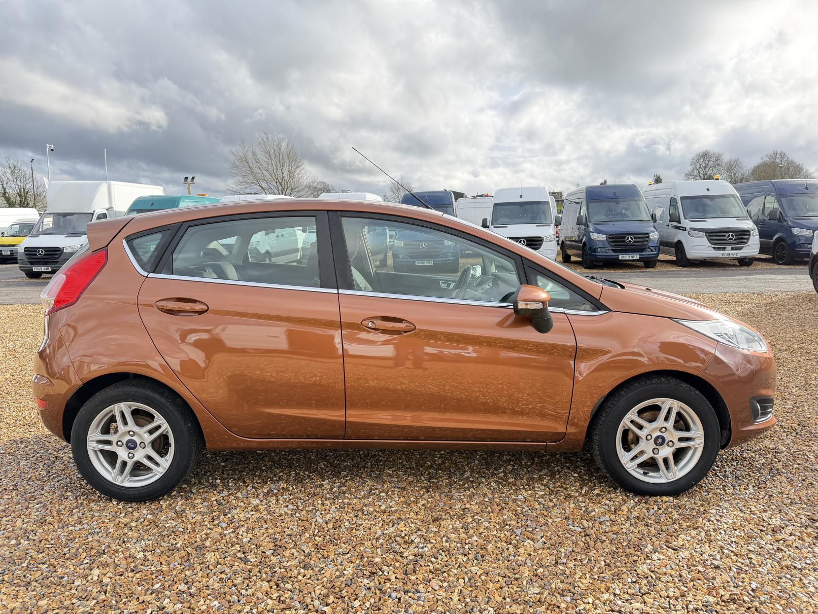 Ford Fiesta 1.0T EcoBoost Zetec Hatchback 5dr Petrol Manual Euro 5 (s/s) (100 ps)