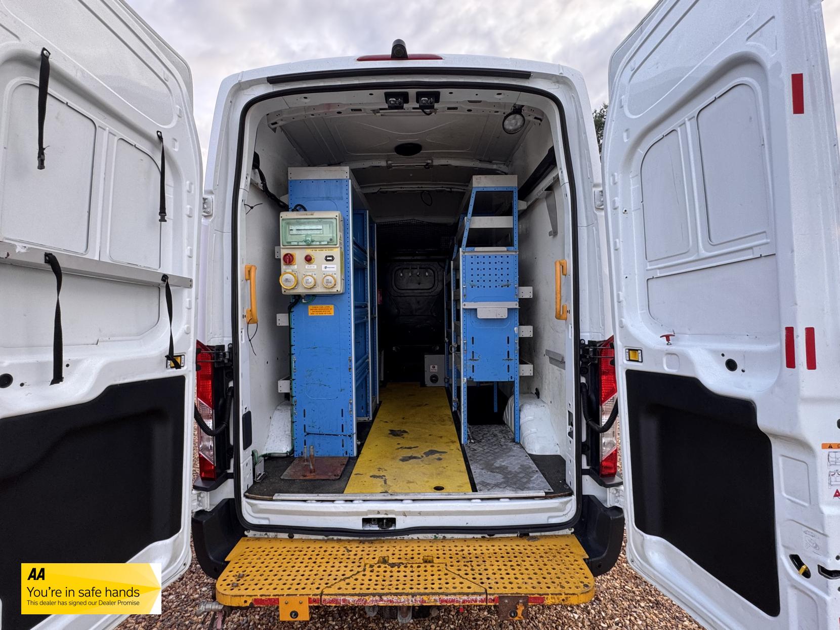 Ford Transit 2.0 350 EcoBlue Panel Van 5dr Diesel Manual RWD L2 H3 Euro 6 (130 ps)