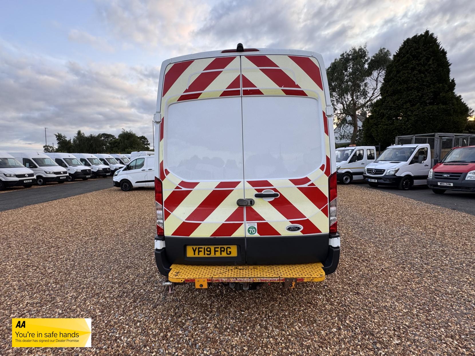 Ford Transit 2.0 350 EcoBlue Panel Van 5dr Diesel Manual RWD L2 H3 Euro 6 (130 ps)