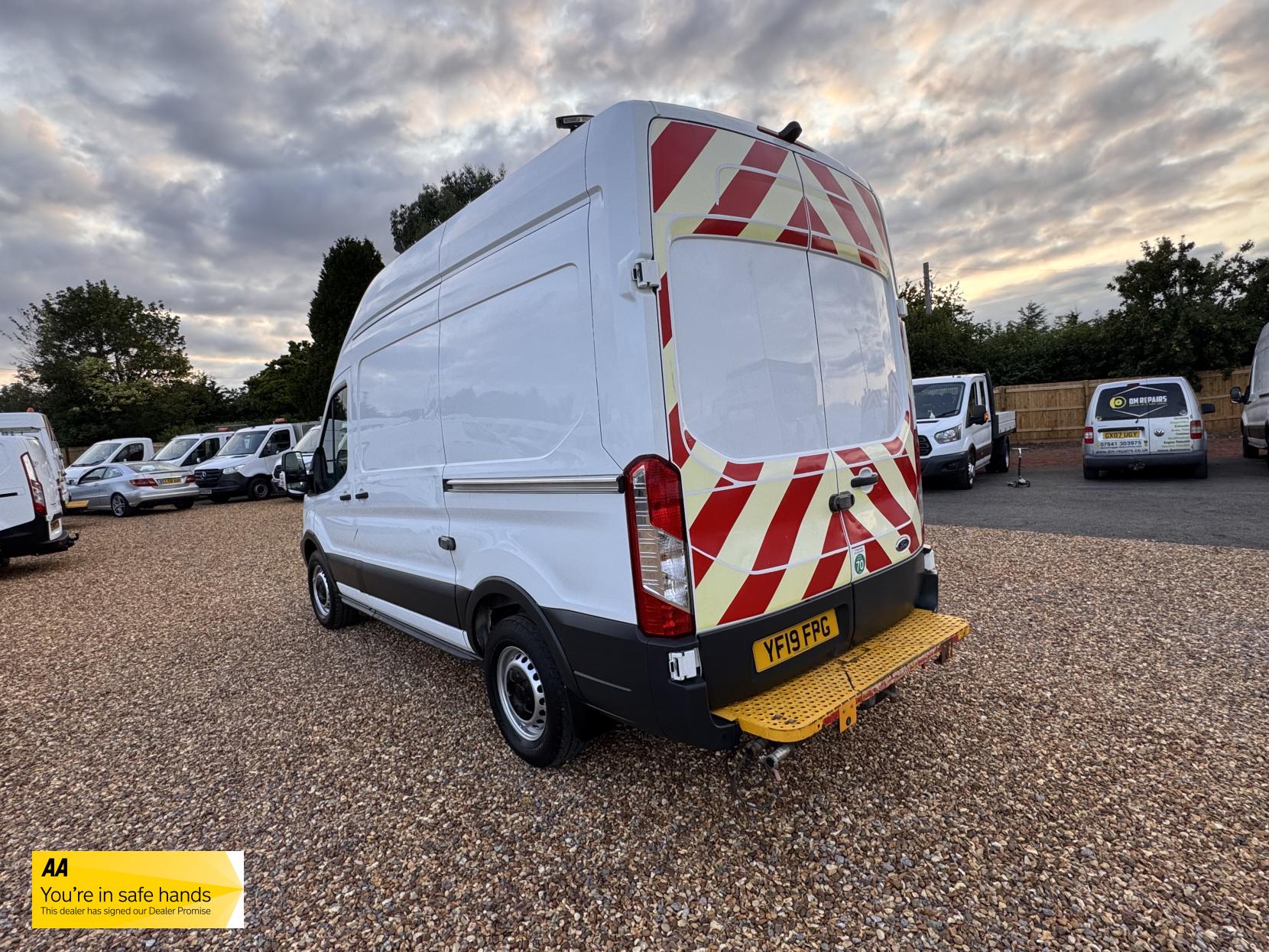 Ford Transit 2.0 350 EcoBlue Panel Van 5dr Diesel Manual RWD L2 H3 Euro 6 (130 ps)