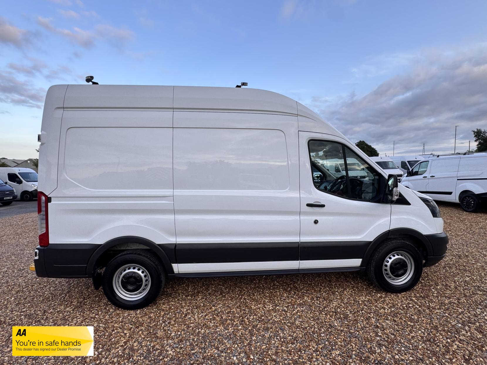 Ford Transit 2.0 350 EcoBlue Panel Van 5dr Diesel Manual RWD L2 H3 Euro 6 (130 ps)