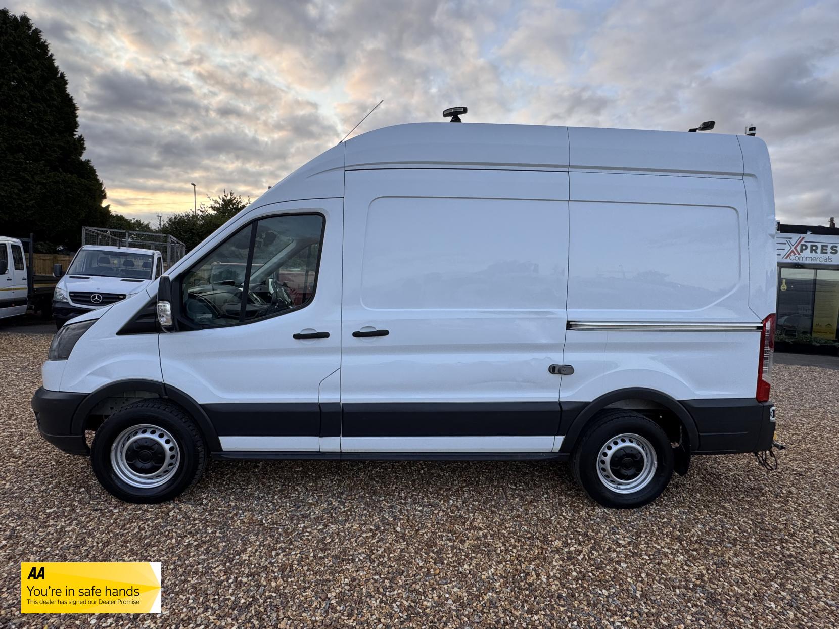 Ford Transit 2.0 350 EcoBlue Panel Van 5dr Diesel Manual RWD L2 H3 Euro 6 (130 ps)