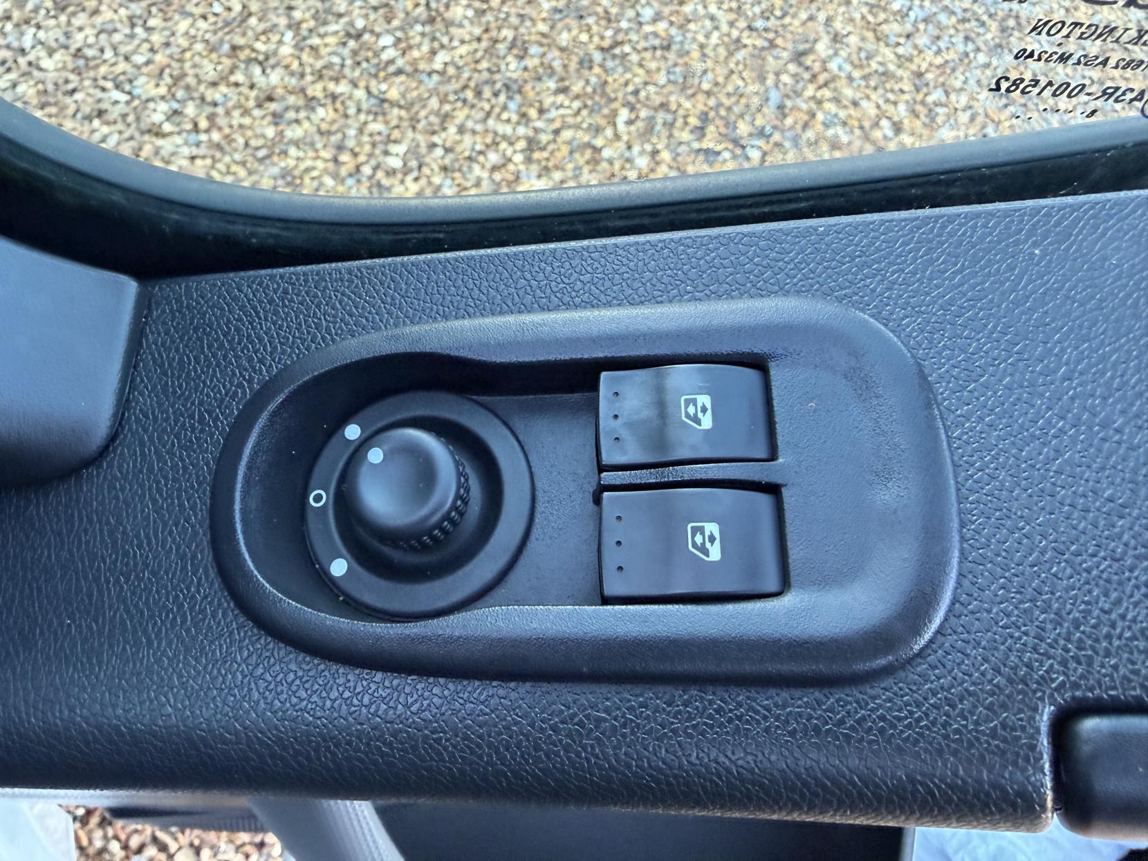 Vauxhall Movano 2.3 CDTi 3500 Panel Van 5dr Diesel Manual FWD L2 H2 Euro 6 (130 ps)