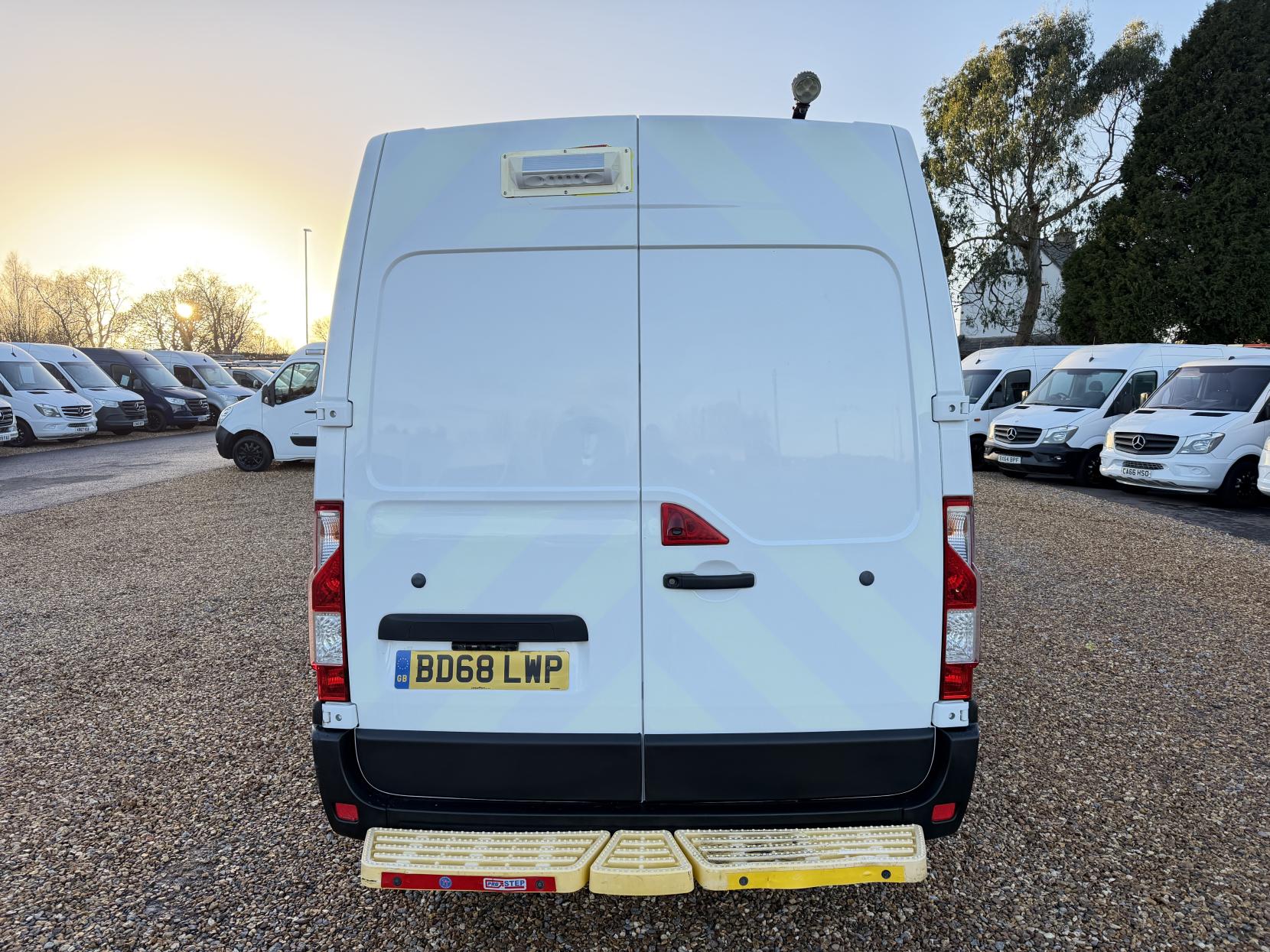 Vauxhall Movano 2.3 CDTi 3500 Panel Van 5dr Diesel Manual FWD L2 H2 Euro 6 (130 ps)