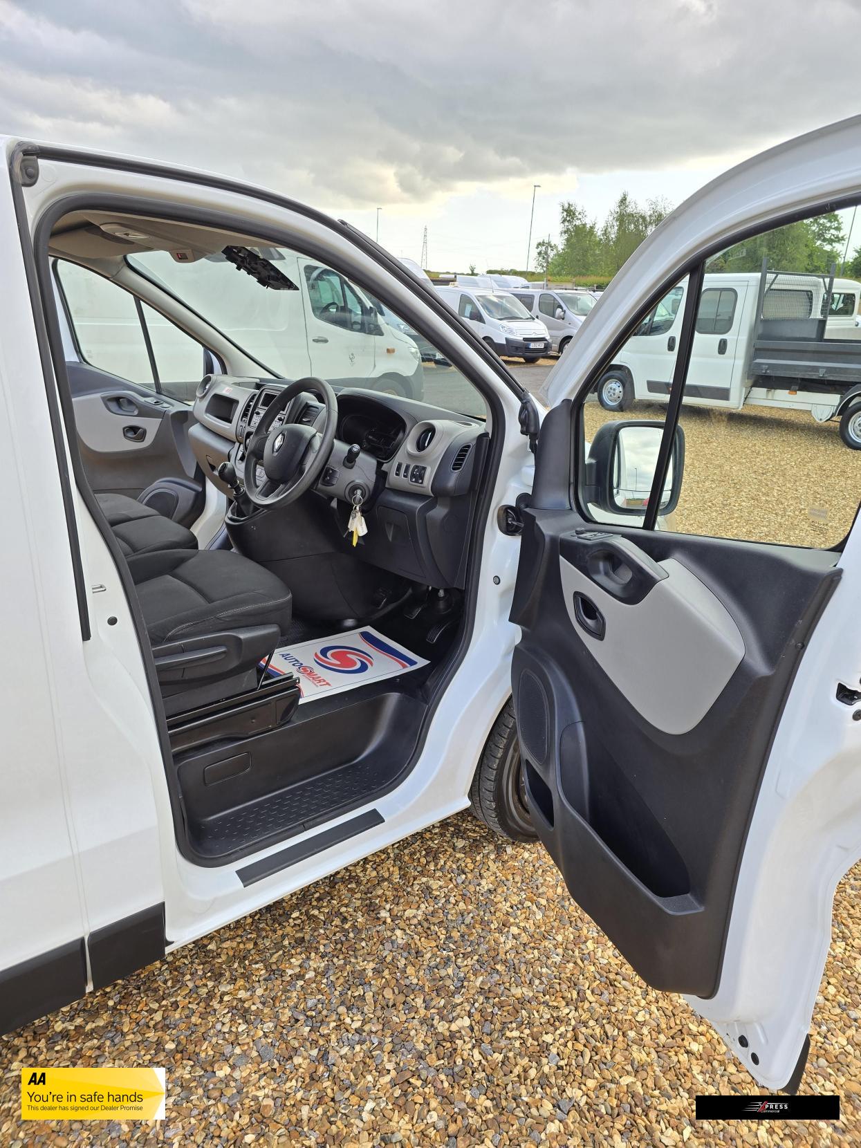 Renault Trafic Trafic 1.6 dCi ENERGY 27 Business+ Panel Van 5dr Diesel Manual SWB Standard Roof Euro 6 (s/s) (125 ps)