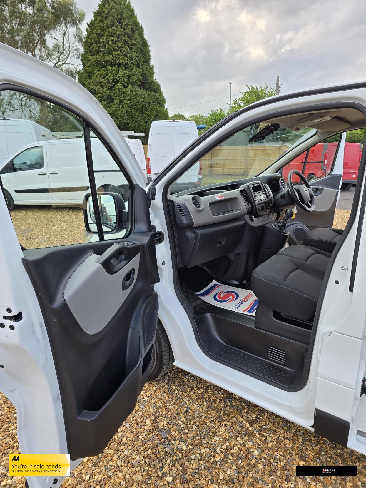 Renault Trafic Trafic 1.6 dCi ENERGY 27 Business+ Panel Van 5dr Diesel Manual SWB Standard Roof Euro 6 (s/s) (125 ps)