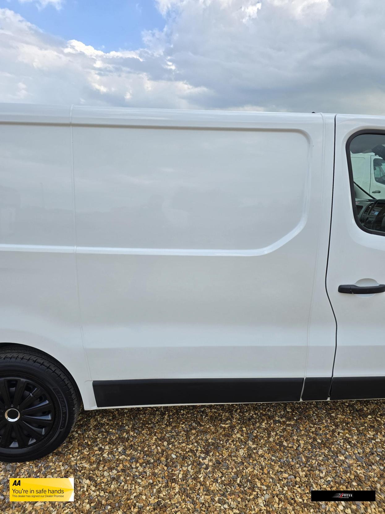 Renault Trafic Trafic 1.6 dCi ENERGY 27 Business+ Panel Van 5dr Diesel Manual SWB Standard Roof Euro 6 (s/s) (125 ps)