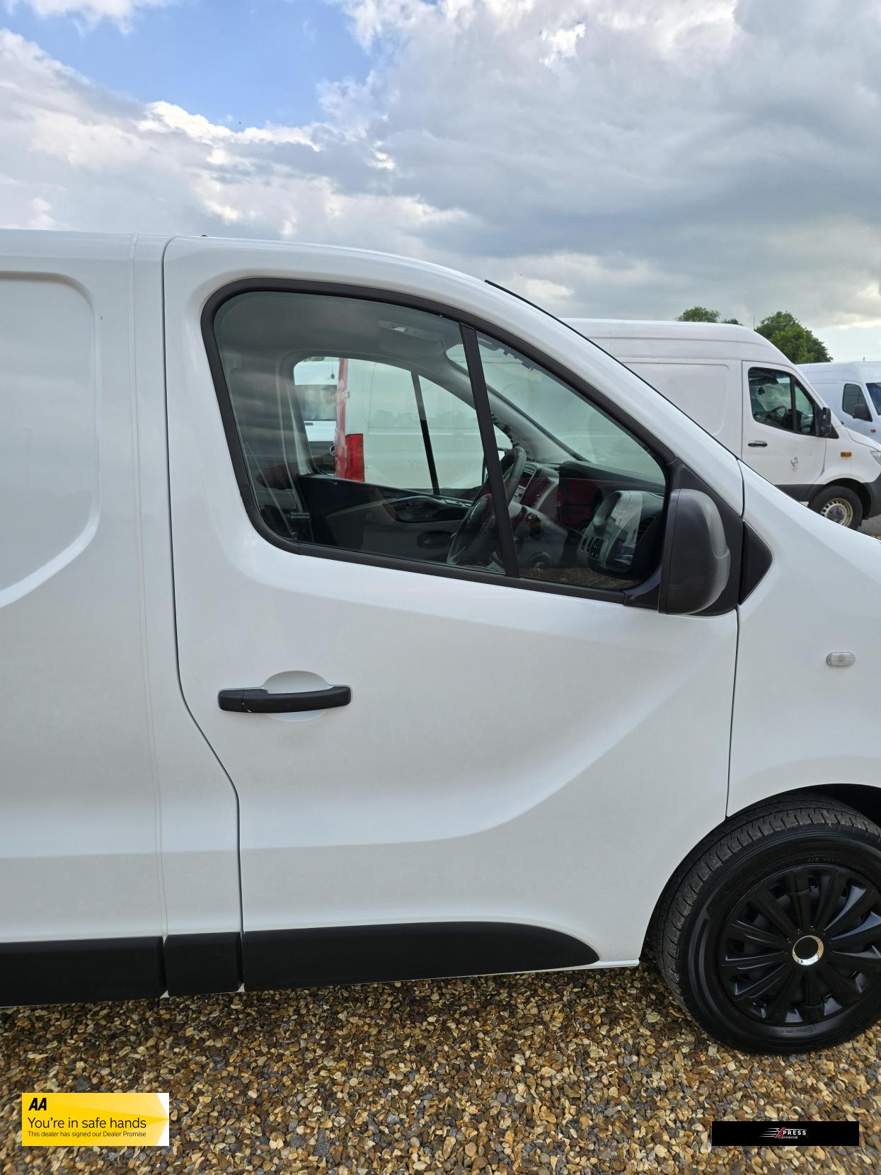Renault Trafic Trafic 1.6 dCi ENERGY 27 Business+ Panel Van 5dr Diesel Manual SWB Standard Roof Euro 6 (s/s) (125 ps)