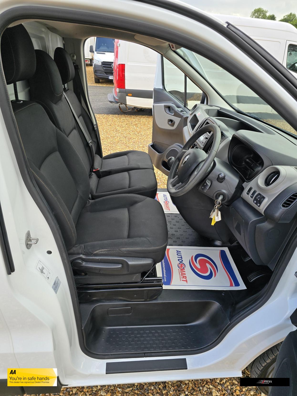 Renault Trafic Trafic 1.6 dCi ENERGY 27 Business+ Panel Van 5dr Diesel Manual SWB Standard Roof Euro 6 (s/s) (125 ps)