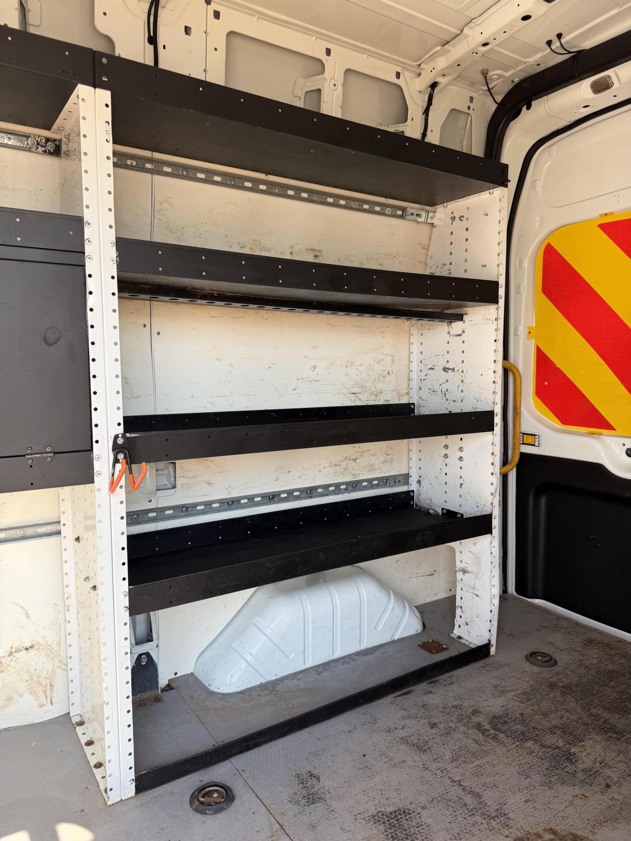 2018 Ford Transit 2.0 350 EcoBlue Panel Van 5dr Diesel Manual RWD L2 H3 Euro 6 (170 ps) - Thumbnail 38