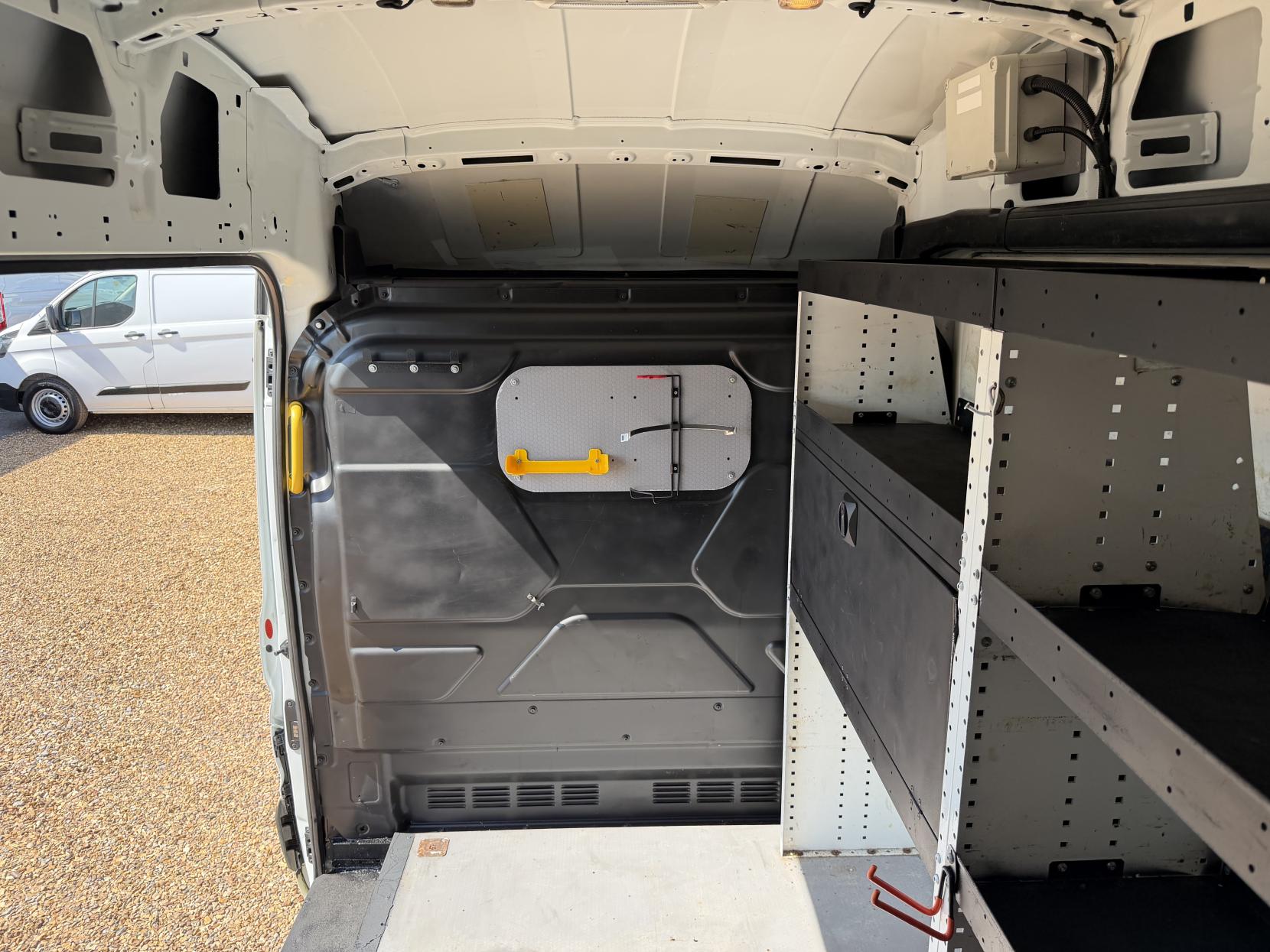 2018 Ford Transit 2.0 350 EcoBlue Panel Van 5dr Diesel Manual RWD L2 H3 Euro 6 (170 ps) - Thumbnail 36