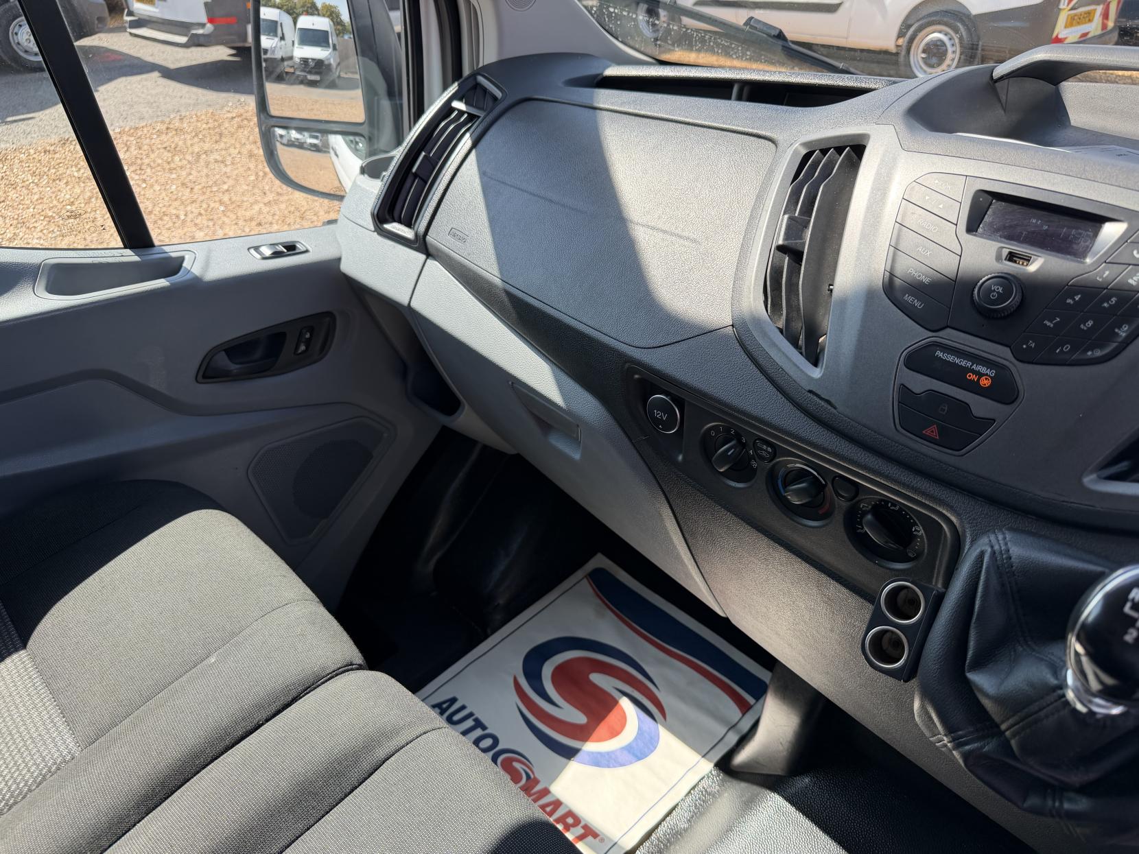 2018 Ford Transit 2.0 350 EcoBlue Panel Van 5dr Diesel Manual RWD L2 H3 Euro 6 (170 ps) - Thumbnail 32