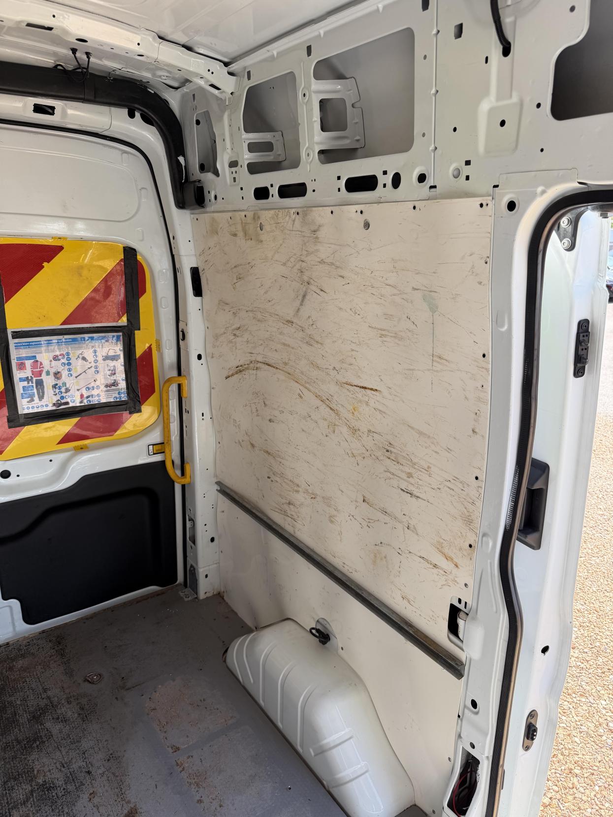 2018 Ford Transit 2.0 350 EcoBlue Panel Van 5dr Diesel Manual RWD L2 H3 Euro 6 (170 ps) - Thumbnail 33