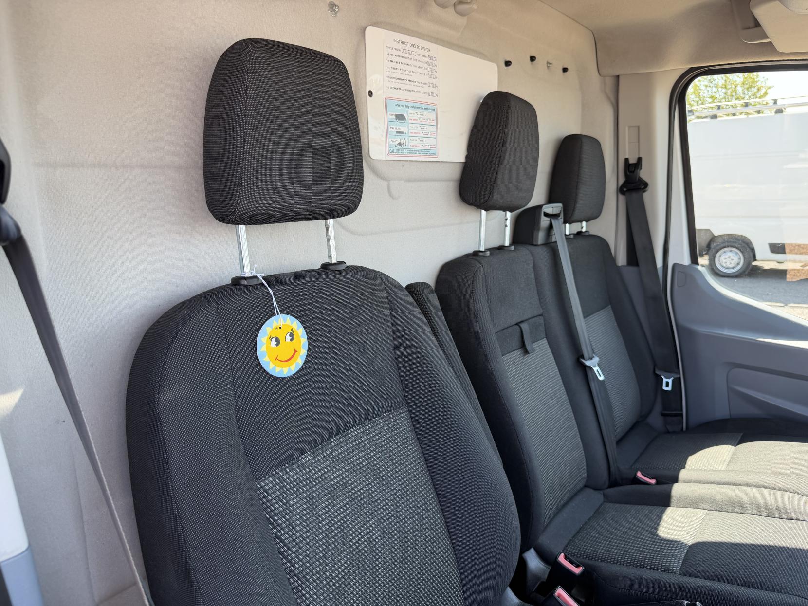 2018 Ford Transit 2.0 350 EcoBlue Panel Van 5dr Diesel Manual RWD L2 H3 Euro 6 (170 ps) - Thumbnail 17