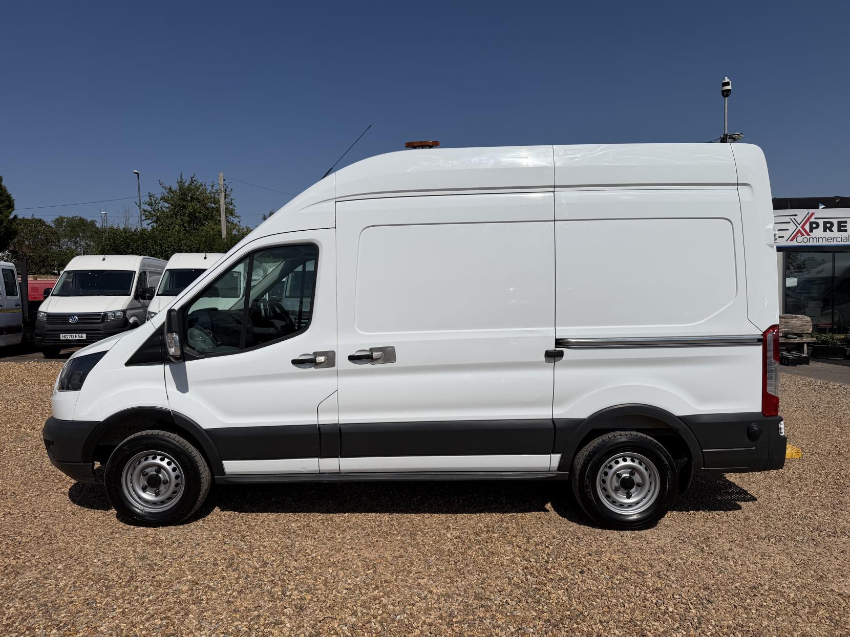 2018 Ford Transit 2.0 350 EcoBlue Panel Van 5dr Diesel Manual RWD L2 H3 Euro 6 (170 ps) - Thumbnail 8