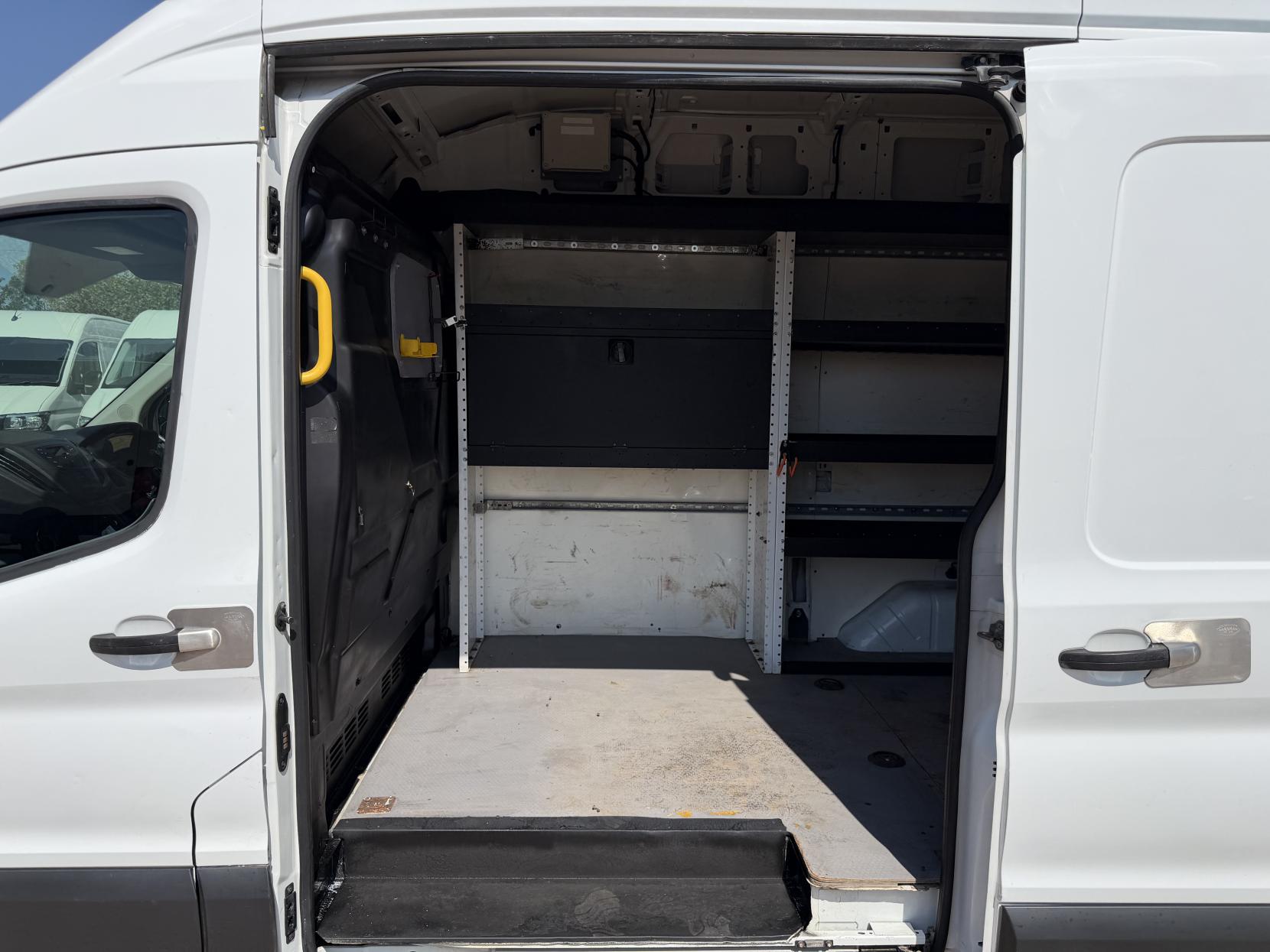 2018 Ford Transit 2.0 350 EcoBlue Panel Van 5dr Diesel Manual RWD L2 H3 Euro 6 (170 ps) - Thumbnail 31