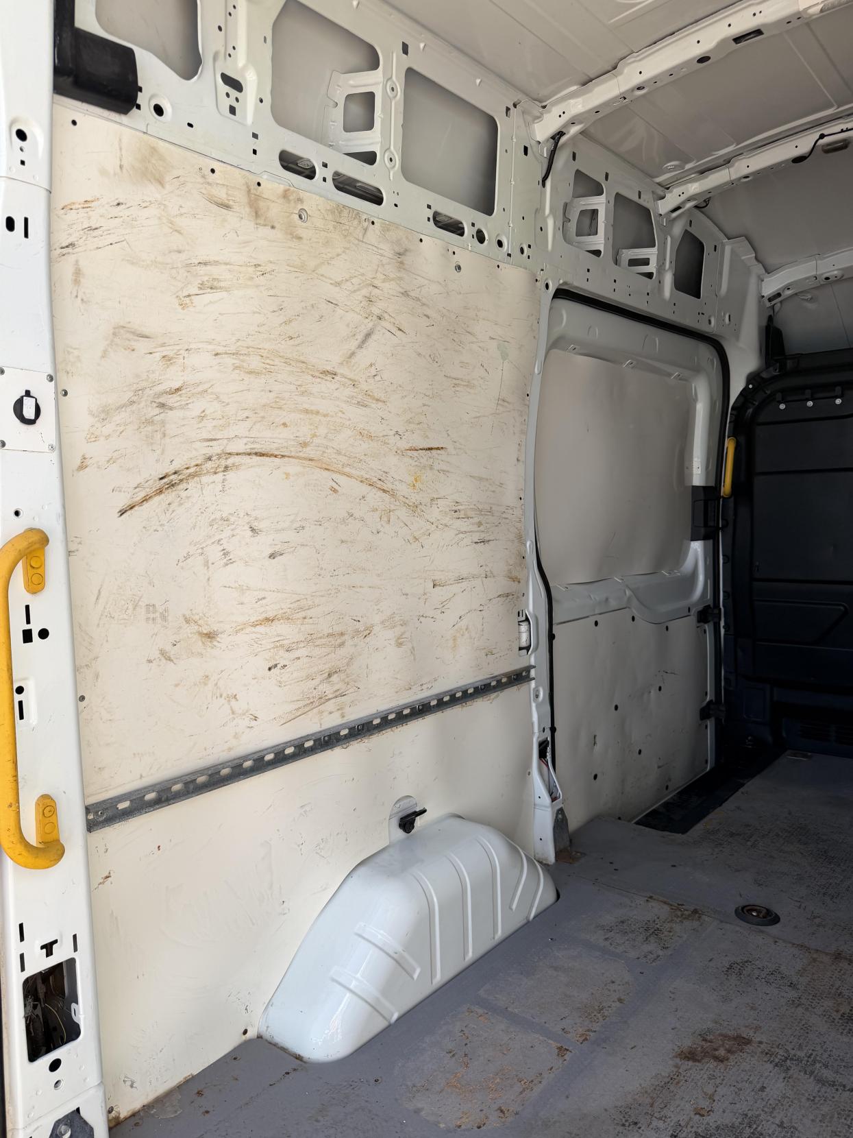 2018 Ford Transit 2.0 350 EcoBlue Panel Van 5dr Diesel Manual RWD L2 H3 Euro 6 (170 ps) - Thumbnail 39