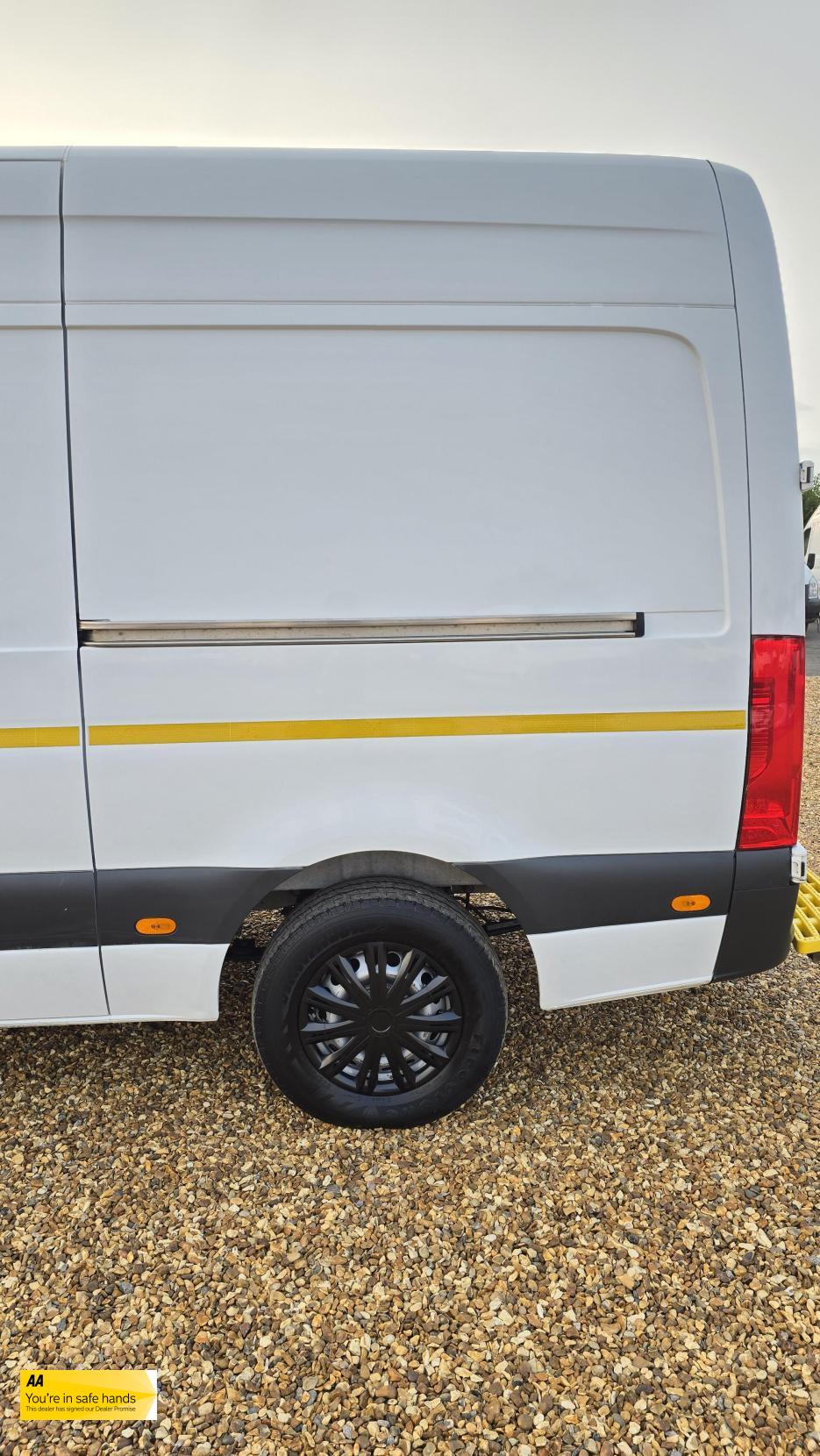 Mercedes-Benz Sprinter 2.1 316 CDI Progressive Panel Van 5dr Diesel Manual RWD L2 H2 Euro 6 (s/s) (163 ps)