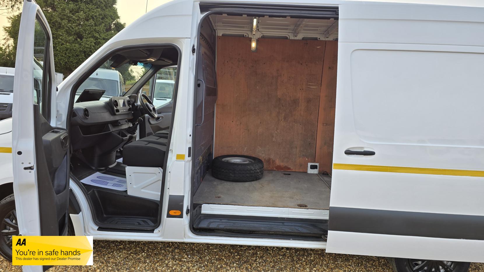 Mercedes-Benz Sprinter 2.1 316 CDI Progressive Panel Van 5dr Diesel Manual RWD L2 H2 Euro 6 (s/s) (163 ps)