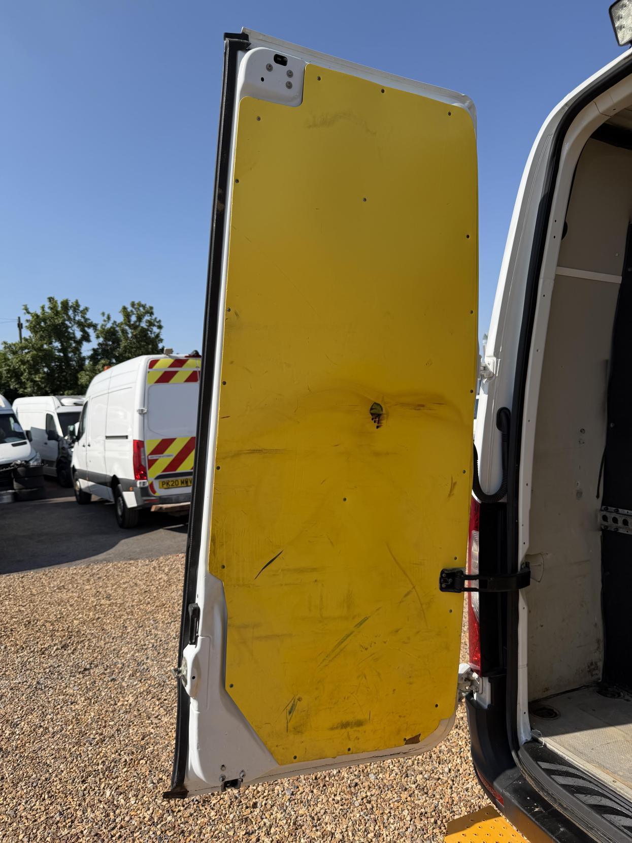 2019 Mercedes-Benz Sprinter 2.1 316 CDI Panel Van 5dr Diesel Manual RWD L2 H2 Euro 6 (163 ps) - Thumbnail 29