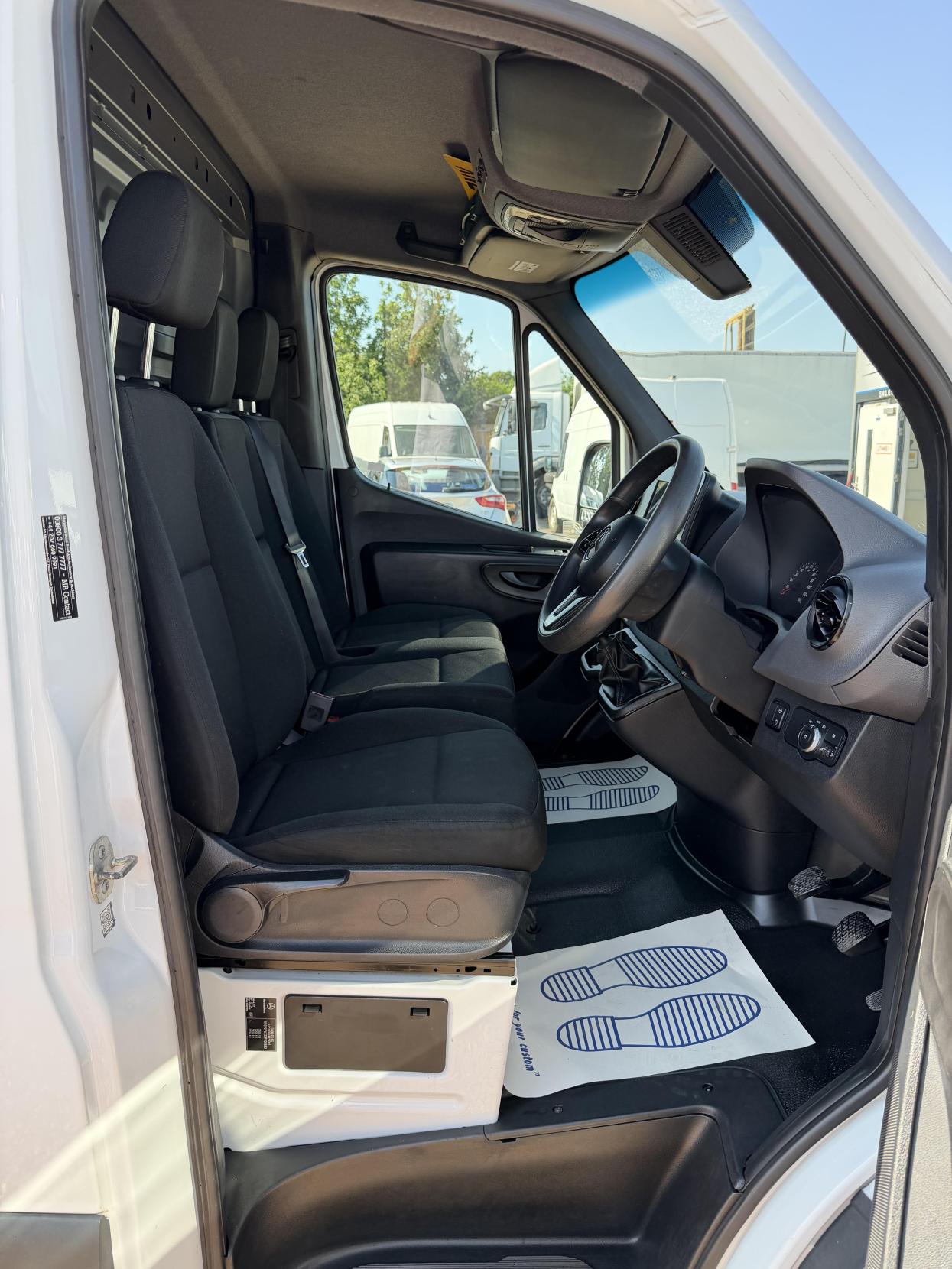 2019 Mercedes-Benz Sprinter 2.1 316 CDI Panel Van 5dr Diesel Manual RWD L2 H2 Euro 6 (163 ps) - Thumbnail 16