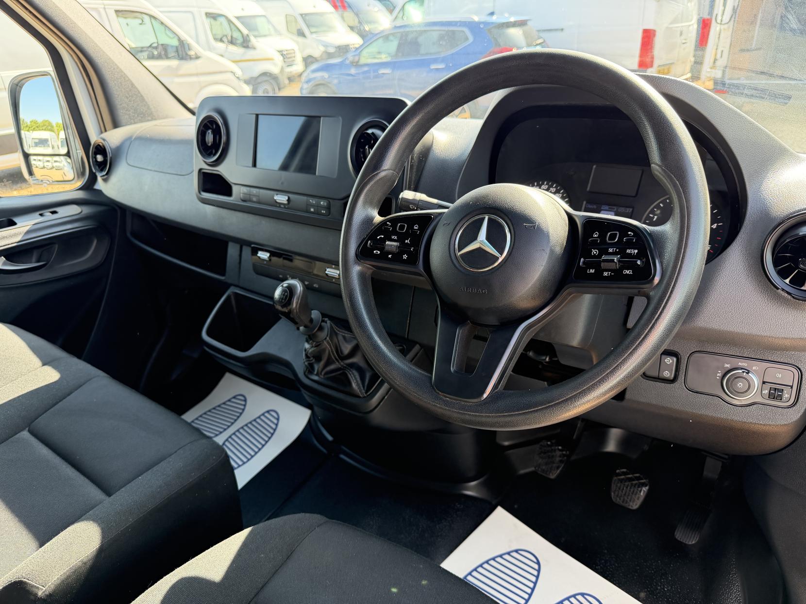 2019 Mercedes-Benz Sprinter 2.1 316 CDI Panel Van 5dr Diesel Manual RWD L2 H2 Euro 6 (163 ps) - Thumbnail 2