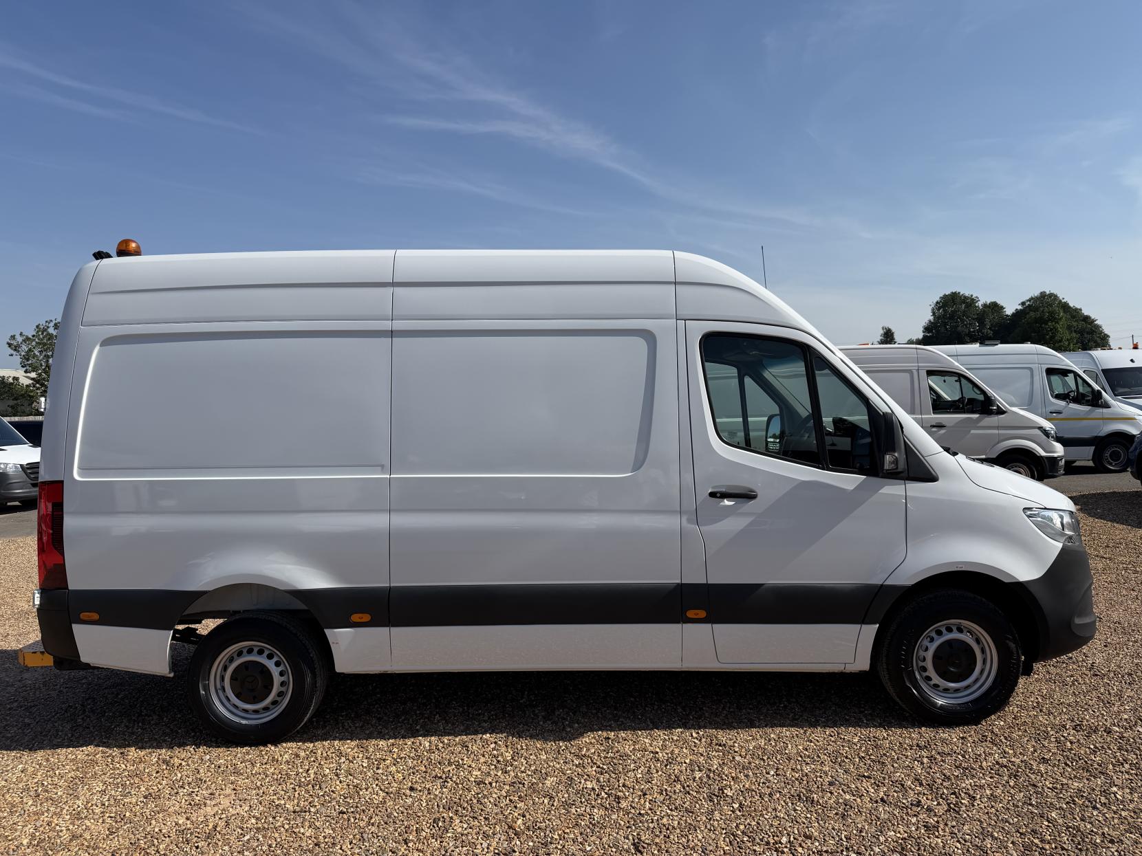2019 Mercedes-Benz Sprinter 2.1 316 CDI Panel Van 5dr Diesel Manual RWD L2 H2 Euro 6 (163 ps) - Thumbnail 12