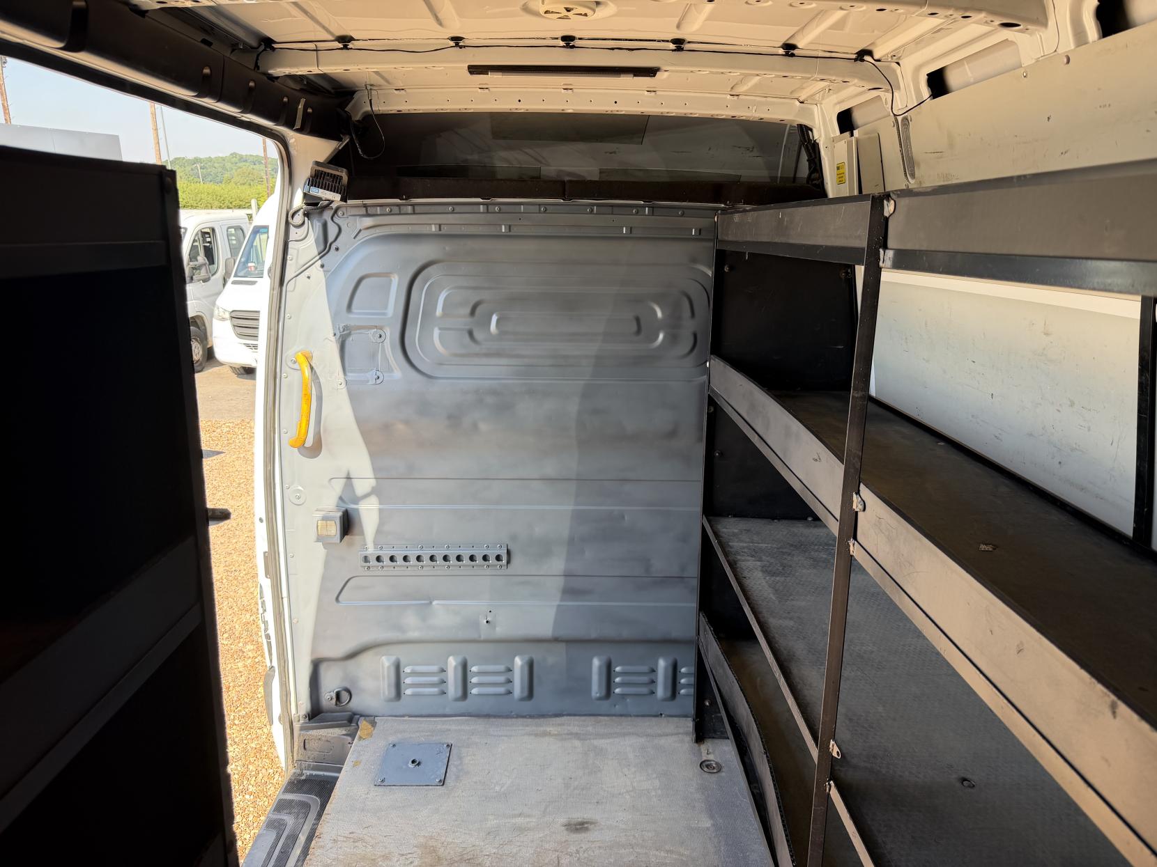 2019 Mercedes-Benz Sprinter 2.1 316 CDI Panel Van 5dr Diesel Manual RWD L2 H2 Euro 6 (163 ps) - Thumbnail 28