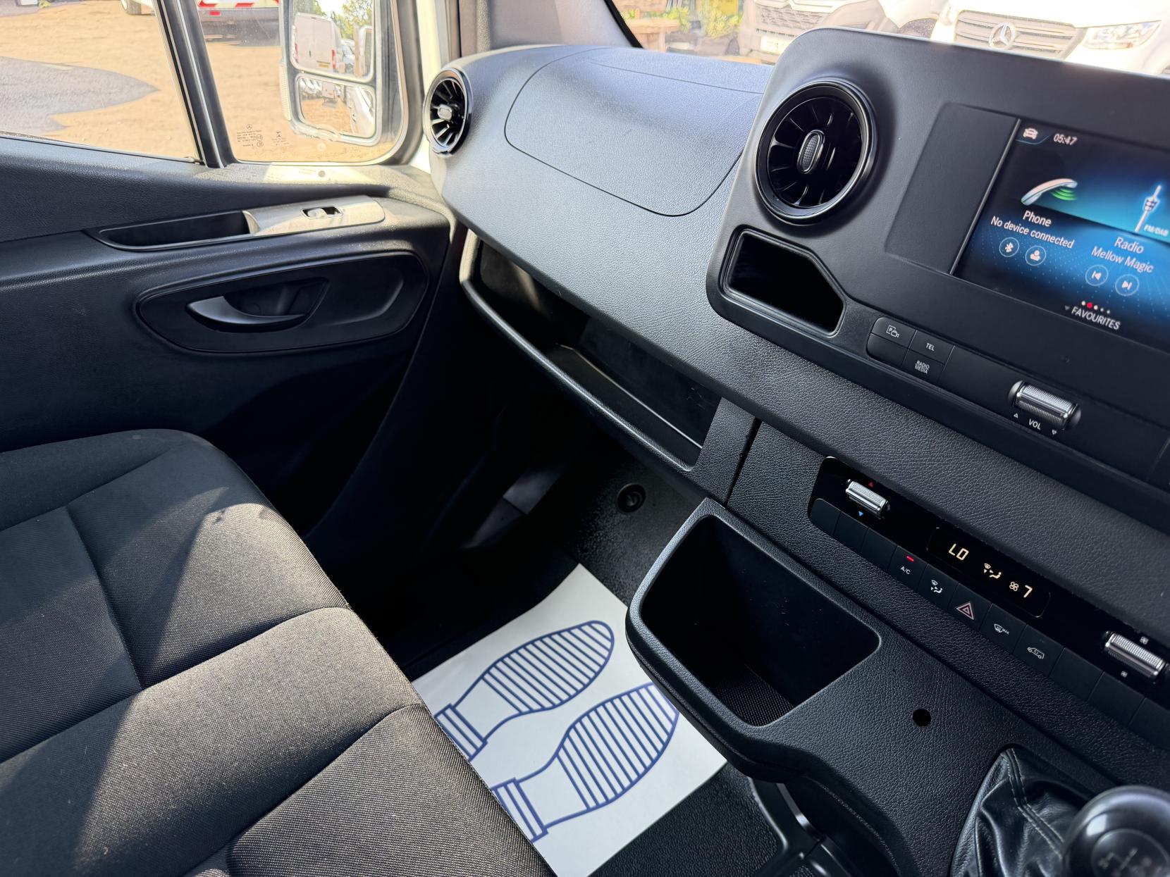 2019 Mercedes-Benz Sprinter 2.1 316 CDI Panel Van 5dr Diesel Manual RWD L2 H2 Euro 6 (163 ps) - Thumbnail 43