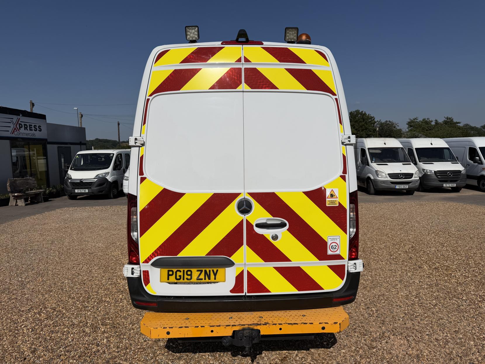 2019 Mercedes-Benz Sprinter 2.1 316 CDI Panel Van 5dr Diesel Manual RWD L2 H2 Euro 6 (163 ps) - Thumbnail 10