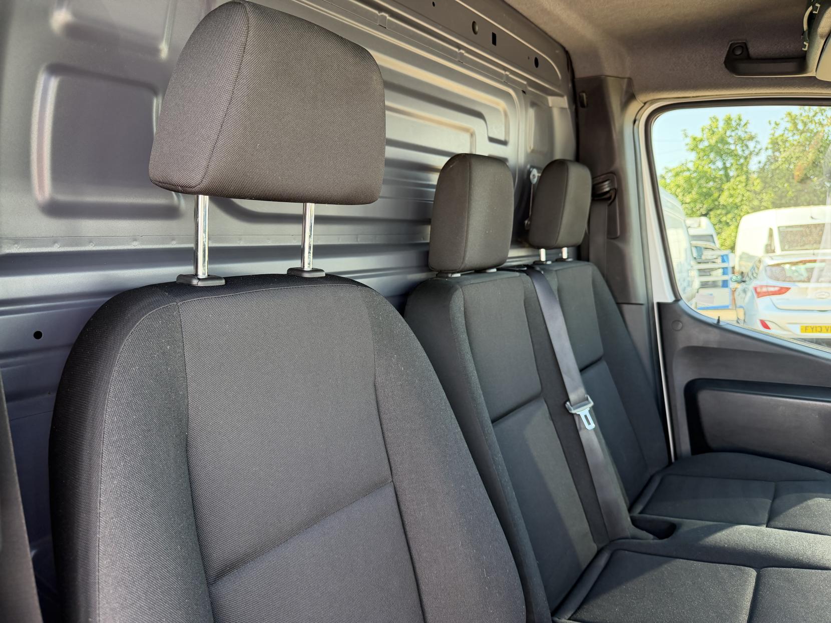 2019 Mercedes-Benz Sprinter 2.1 316 CDI Panel Van 5dr Diesel Manual RWD L2 H2 Euro 6 (163 ps) - Thumbnail 15