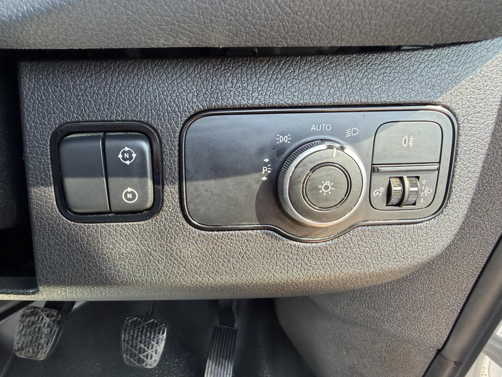 2019 Mercedes-Benz Sprinter 2.1 316 CDI Panel Van 5dr Diesel Manual RWD L2 H2 Euro 6 (163 ps) - Thumbnail 35