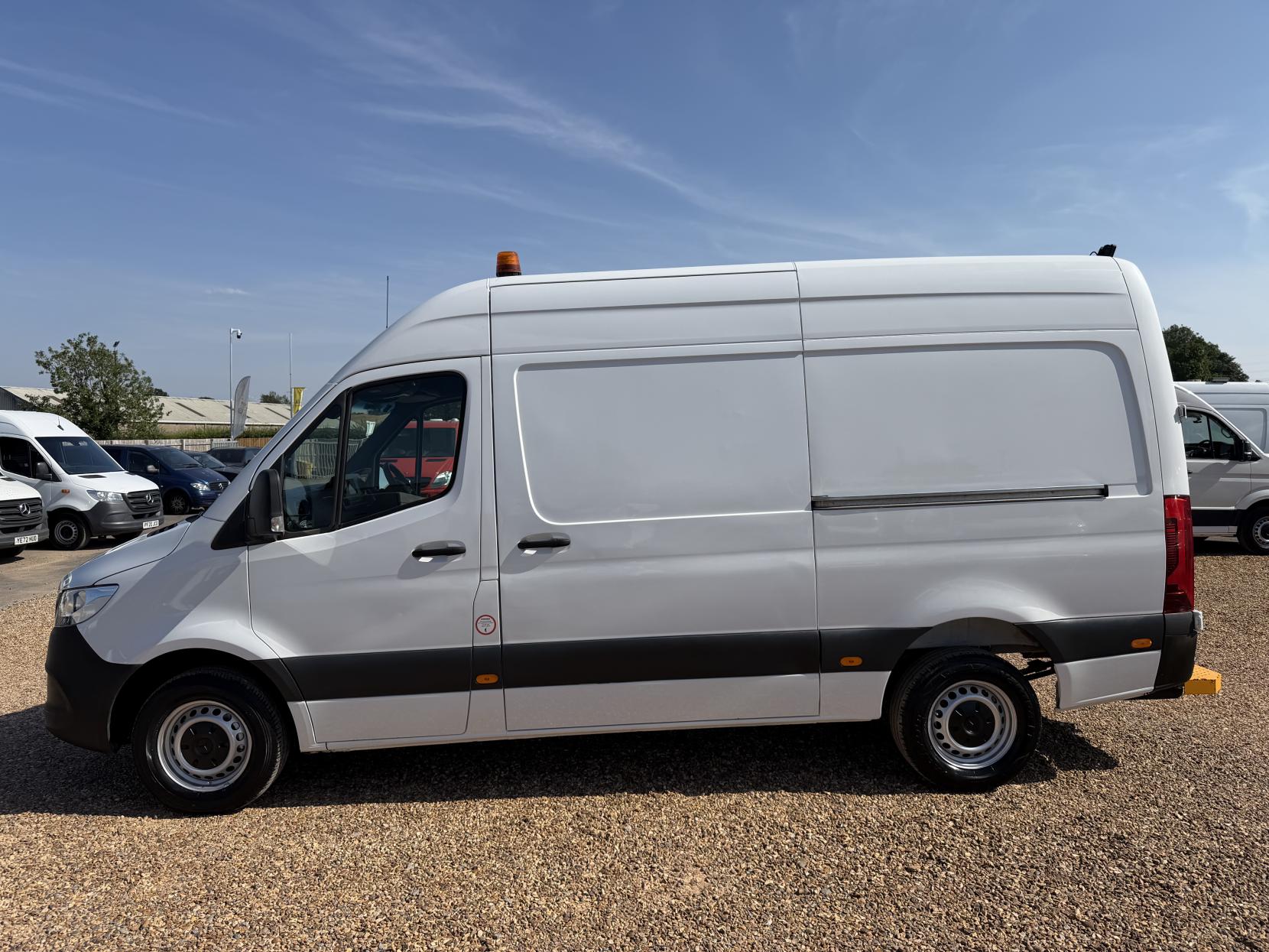 2019 Mercedes-Benz Sprinter 2.1 316 CDI Panel Van 5dr Diesel Manual RWD L2 H2 Euro 6 (163 ps) - Thumbnail 8