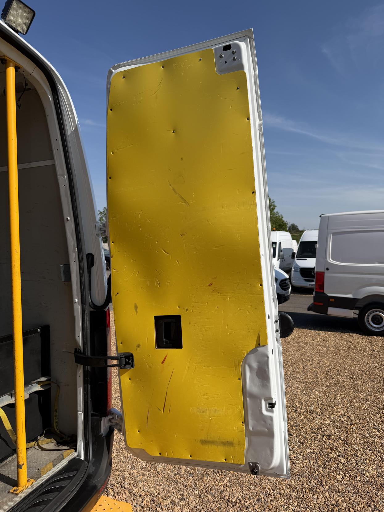 2019 Mercedes-Benz Sprinter 2.1 316 CDI Panel Van 5dr Diesel Manual RWD L2 H2 Euro 6 (163 ps) - Thumbnail 34