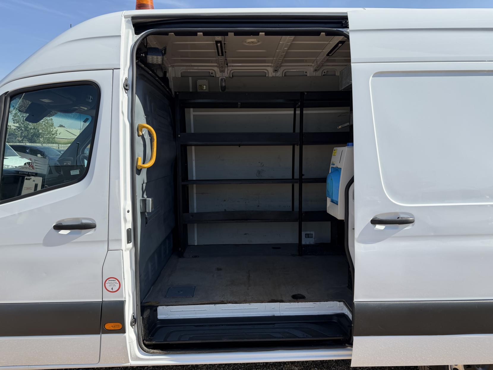 2019 Mercedes-Benz Sprinter 2.1 316 CDI Panel Van 5dr Diesel Manual RWD L2 H2 Euro 6 (163 ps) - Thumbnail 18