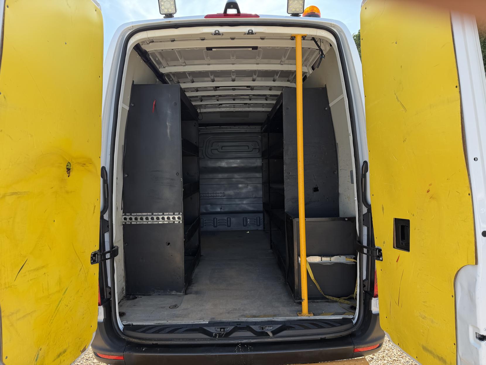 2019 Mercedes-Benz Sprinter 2.1 316 CDI Panel Van 5dr Diesel Manual RWD L2 H2 Euro 6 (163 ps) - Thumbnail 3