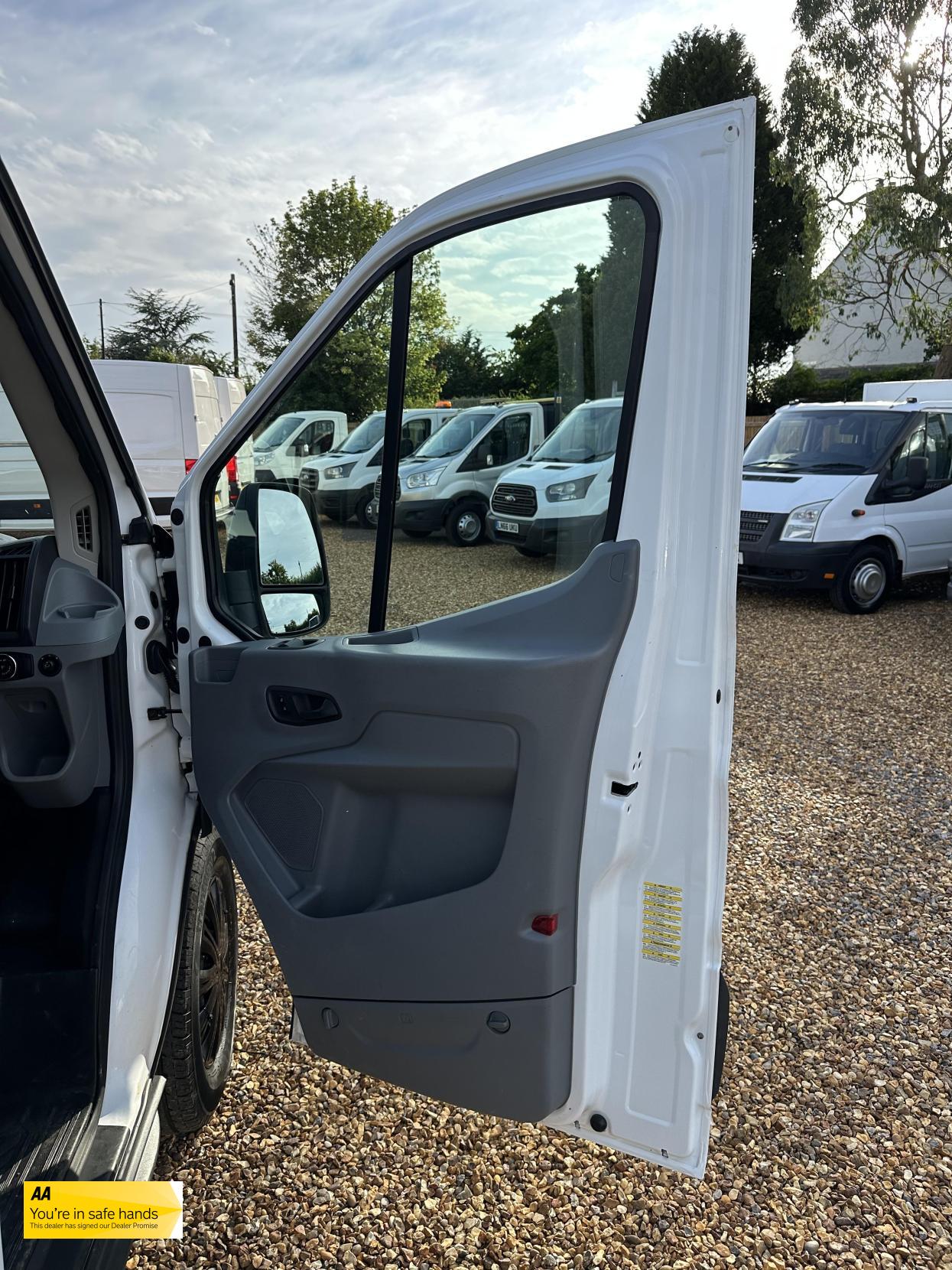 Ford Transit 2.2 TDCi 350 Panel Van 5dr Diesel Manual RWD L3 H3 Euro 5 (125 ps)