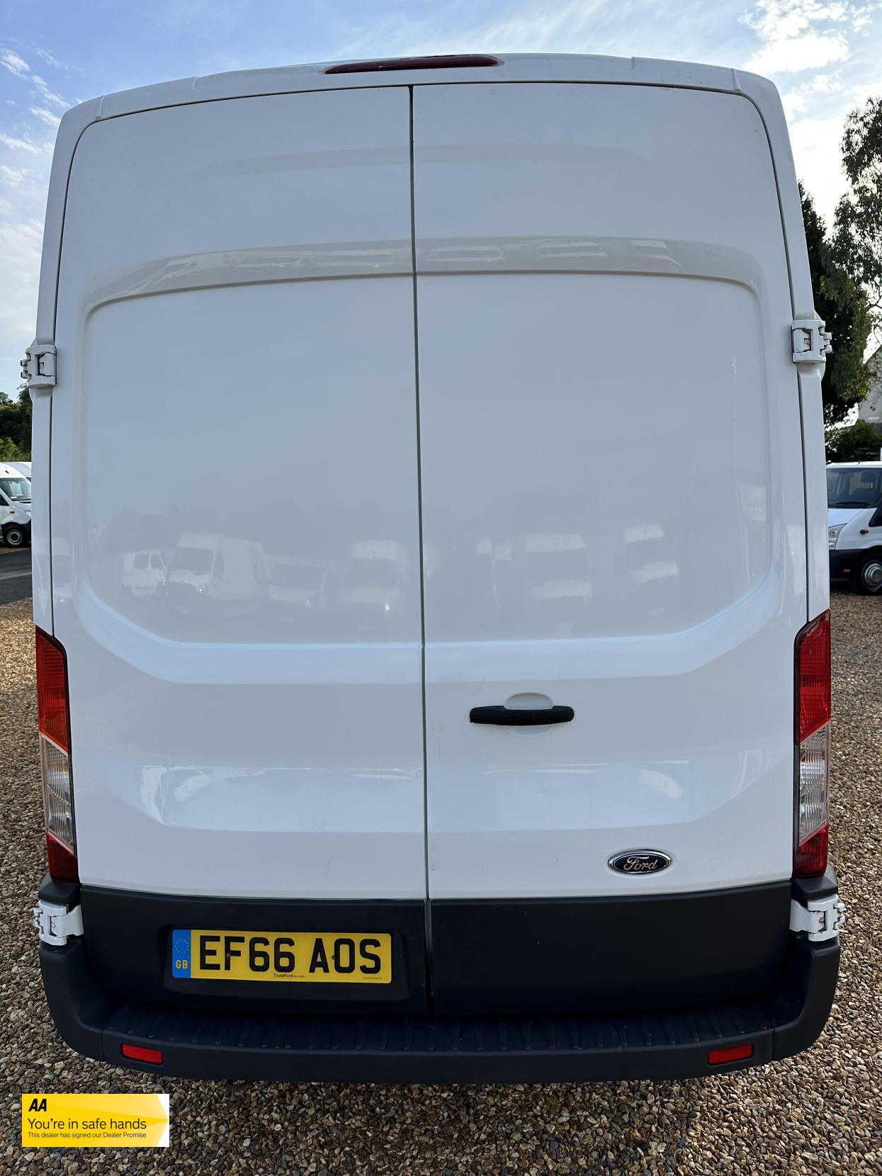 Ford Transit 2.2 TDCi 350 Panel Van 5dr Diesel Manual RWD L3 H3 Euro 5 (125 ps)