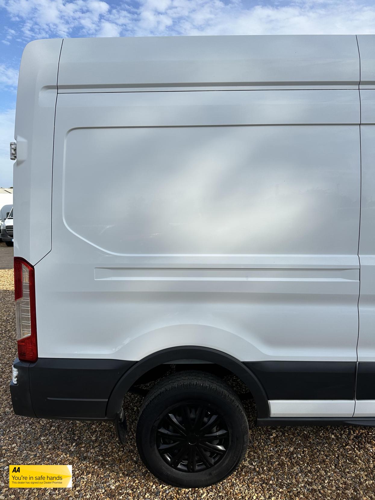 Ford Transit 2.2 TDCi 350 Panel Van 5dr Diesel Manual RWD L3 H3 Euro 5 (125 ps)