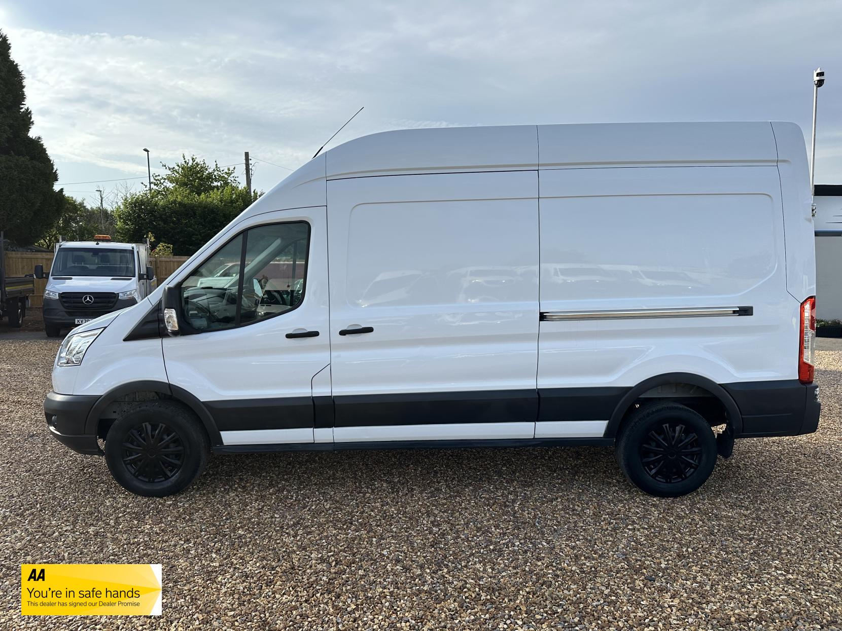 Ford Transit 2.2 TDCi 350 Panel Van 5dr Diesel Manual RWD L3 H3 Euro 5 (125 ps)