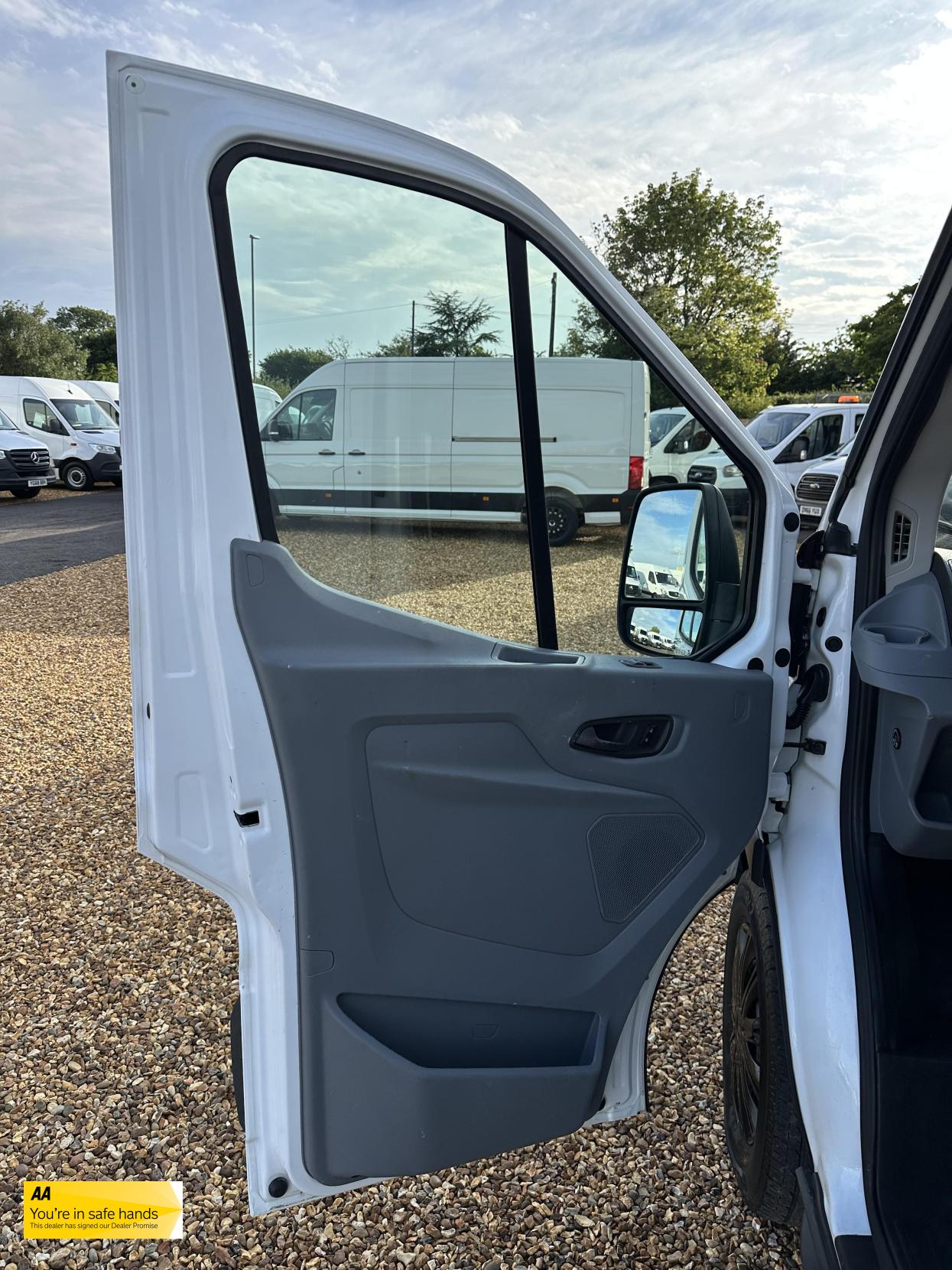 Ford Transit 2.2 TDCi 350 Panel Van 5dr Diesel Manual RWD L3 H3 Euro 5 (125 ps)