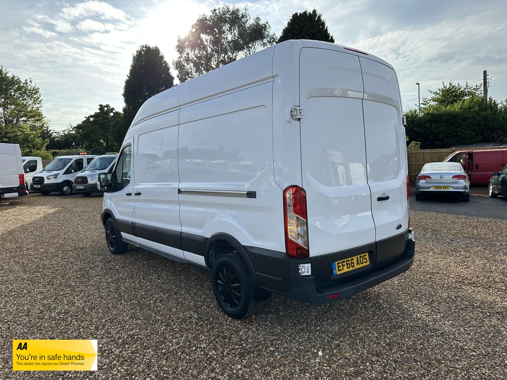Ford Transit 2.2 TDCi 350 Panel Van 5dr Diesel Manual RWD L3 H3 Euro 5 (125 ps)