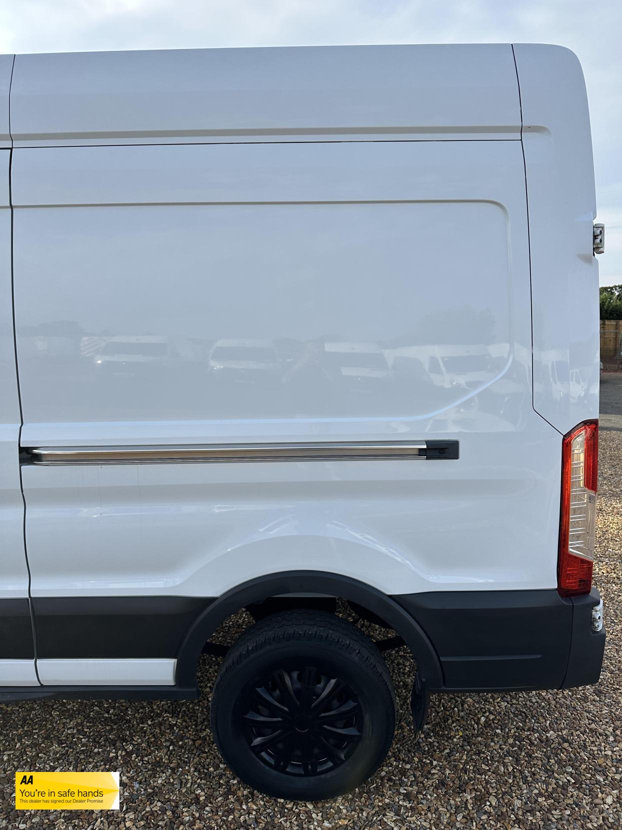Ford Transit 2.2 TDCi 350 Panel Van 5dr Diesel Manual RWD L3 H3 Euro 5 (125 ps)